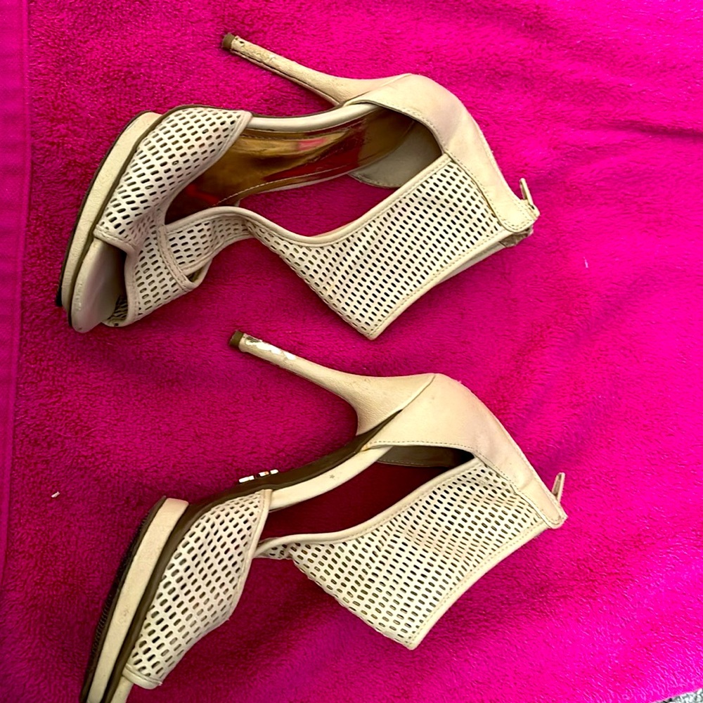 Jennifer Lopez stilletos. Size 7